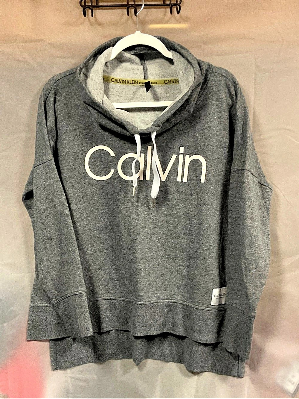 Calvin Klein Logo Hoodie in Gray Size Medium